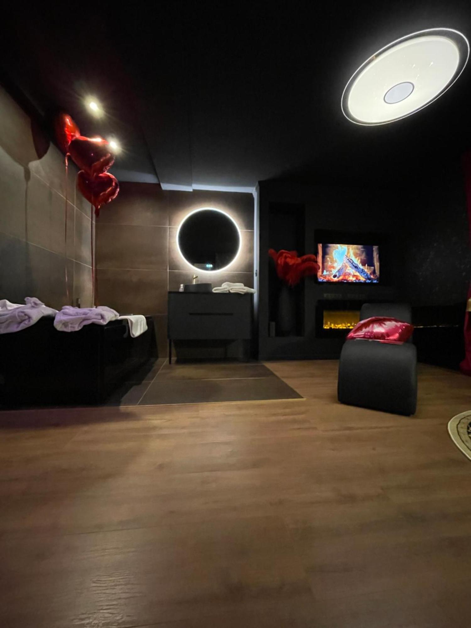 Love Room Casa Amore Прад Экстерьер фото